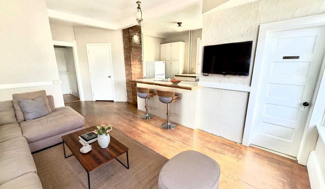 719 N Nevada Ave - Photo 3 of 6