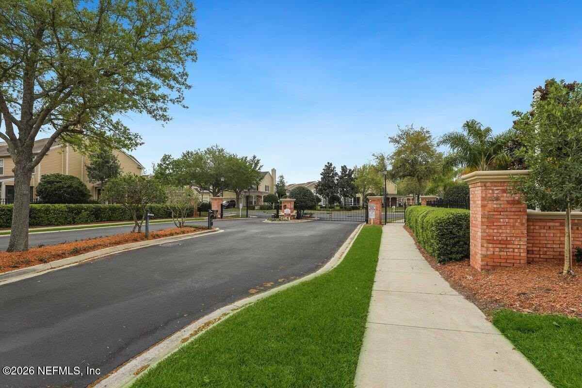 11152 Castlemain Cir S - Photo 4 of 29