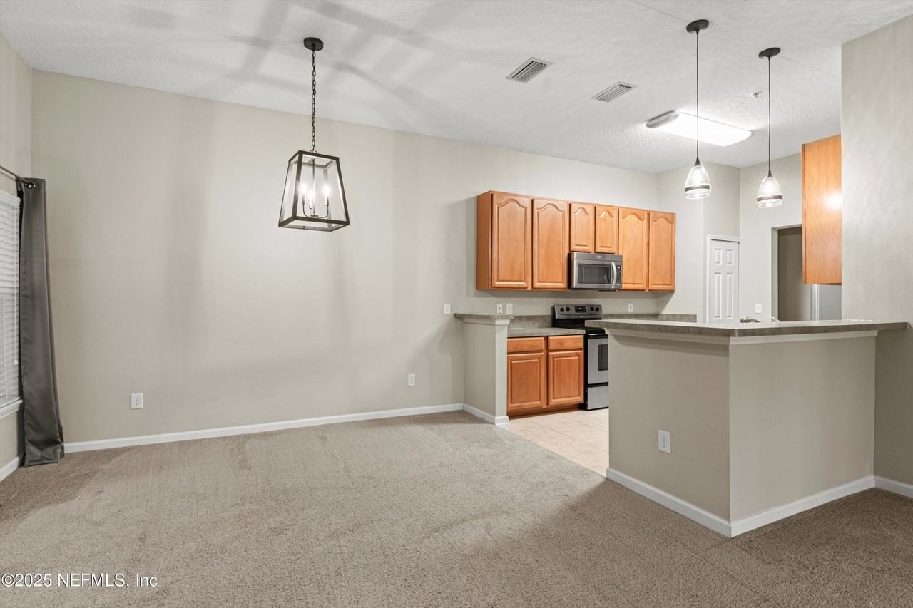 7043 Deer Lodge Cir Unit 110 - Photo 7 of 28