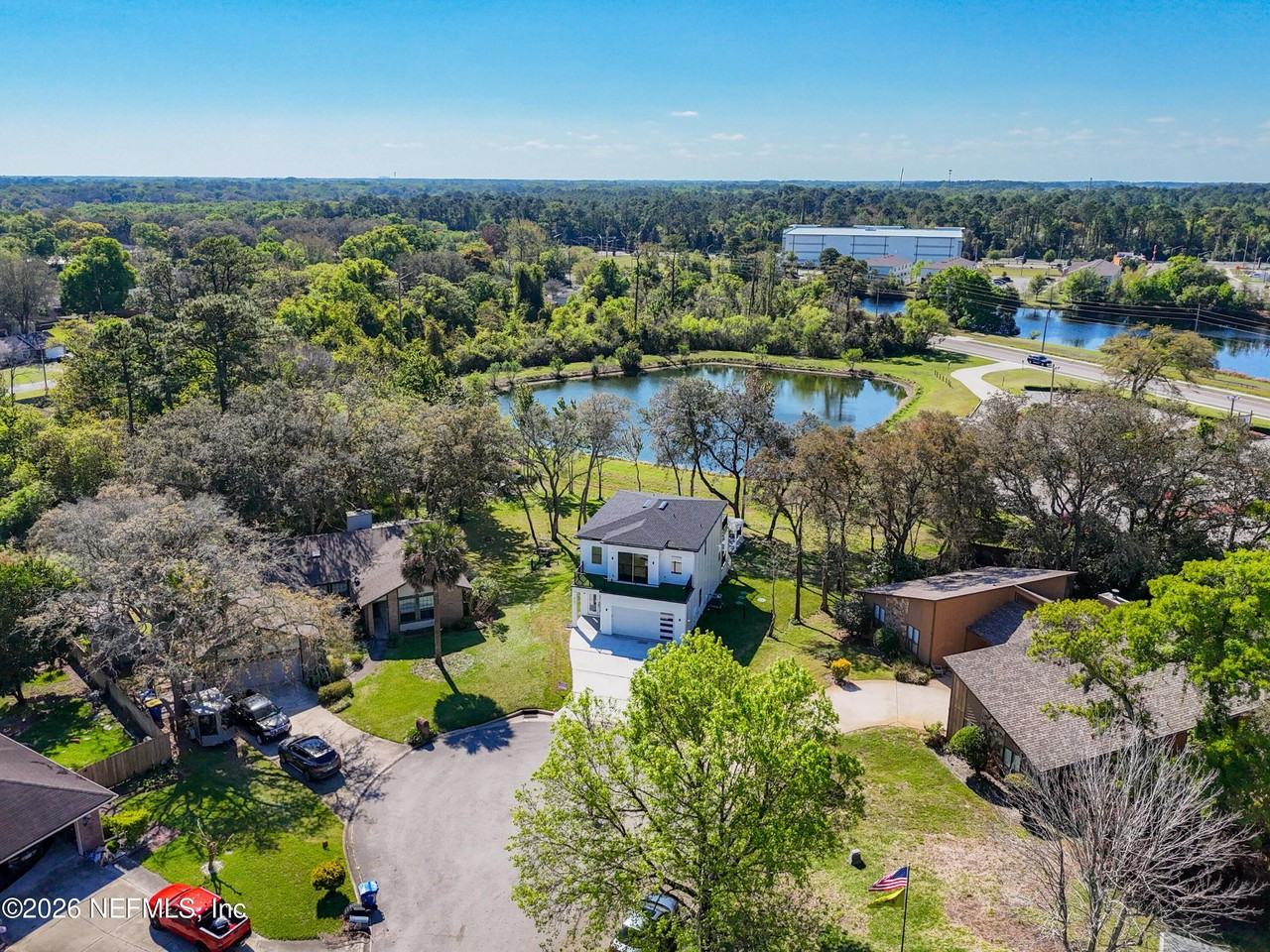 2121 Broad Water Dr - Photo 2 of 50