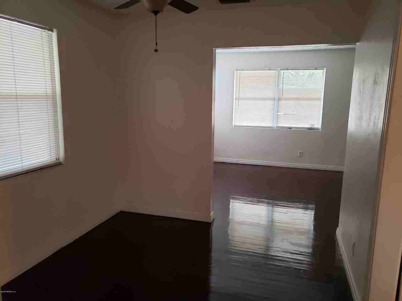 2334 Rogero Rd - Photo 4 of 17