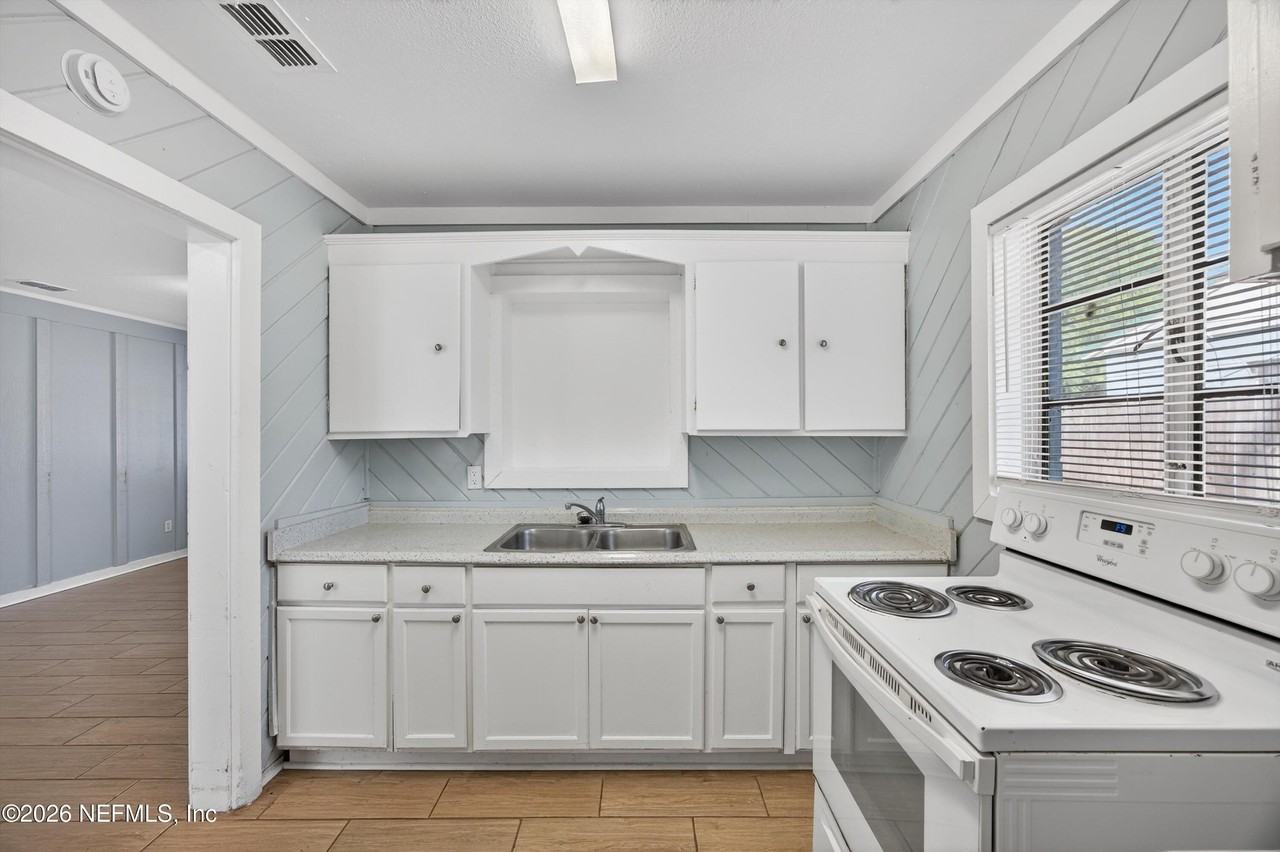 2960 W 10th St - Photo 3 of 34