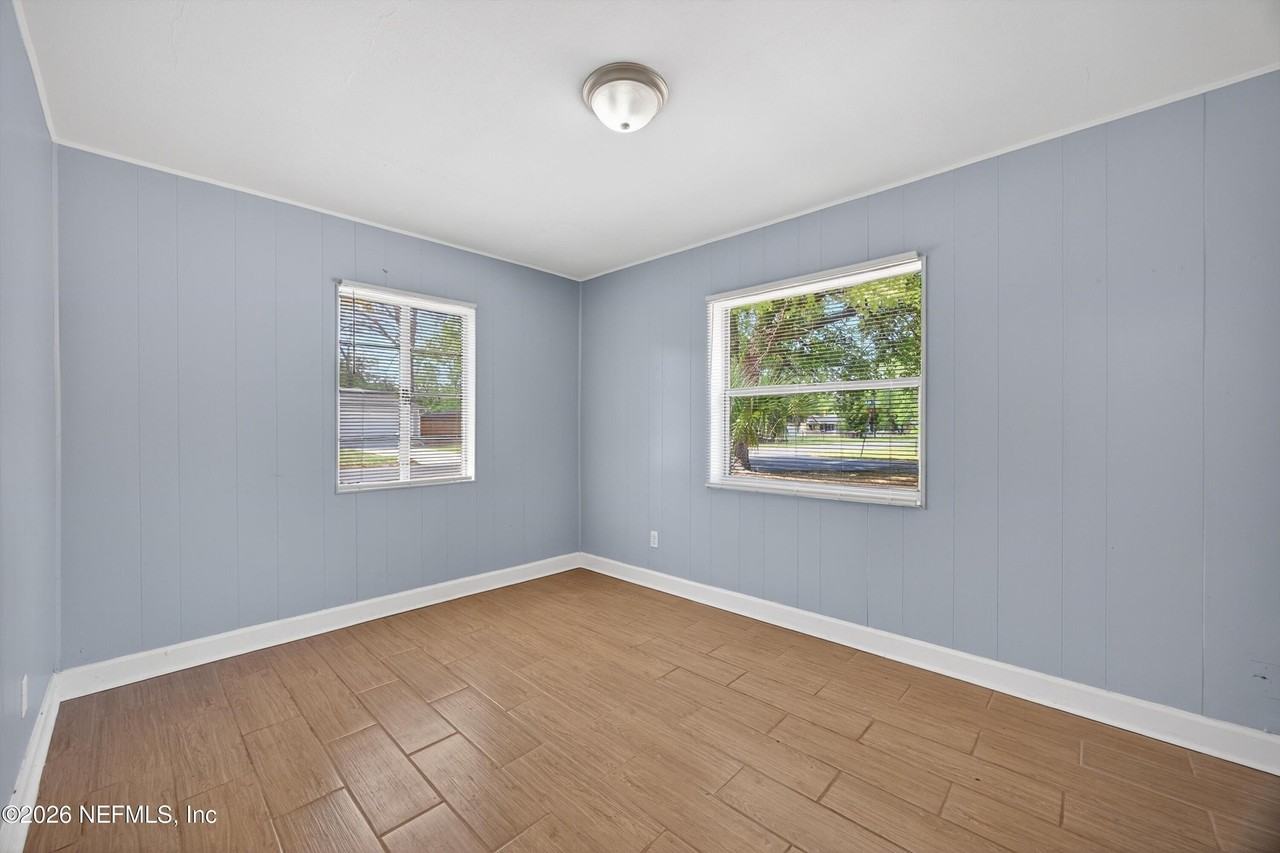 2960 W 10th St - Photo 7 of 34