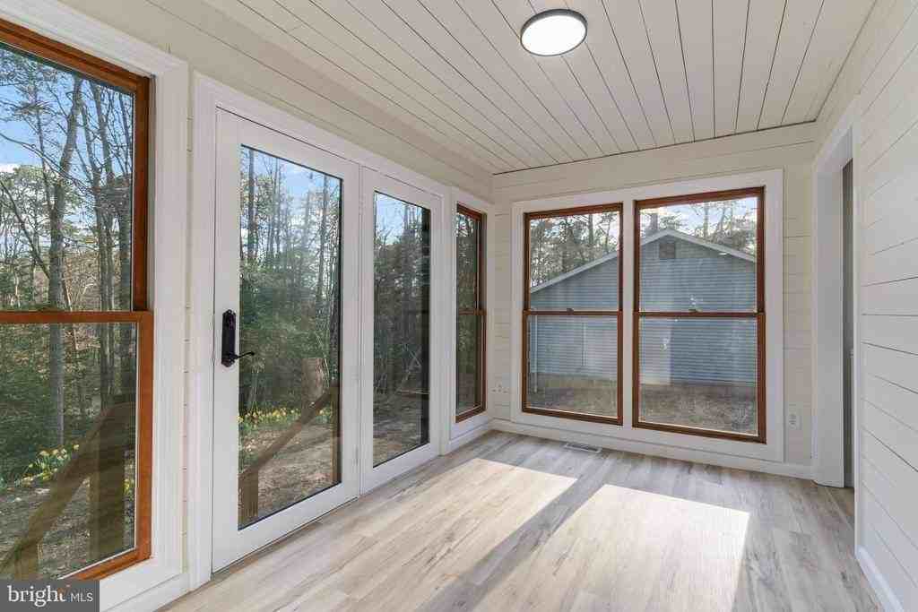 12403 Ridge Rd - Photo 7 of 21