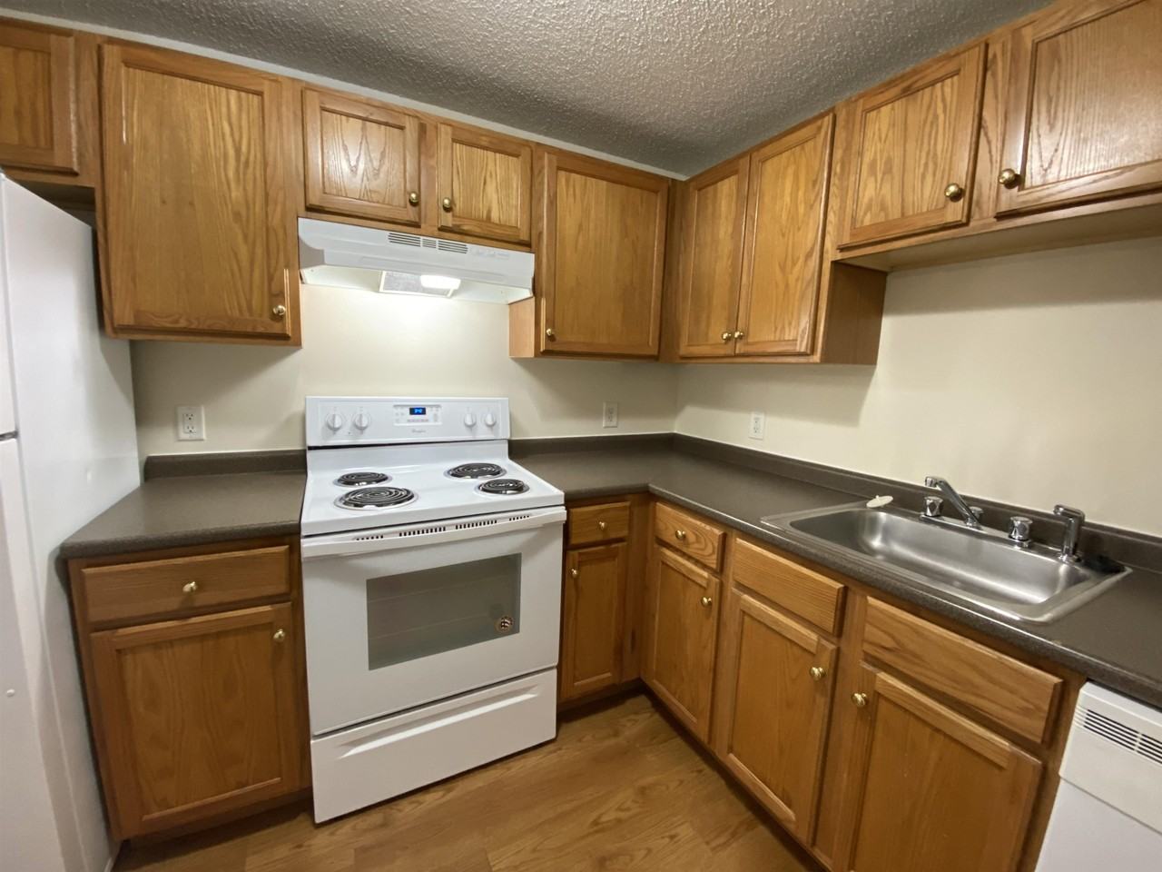 96 Powers St #200 - Photo 5 of 36