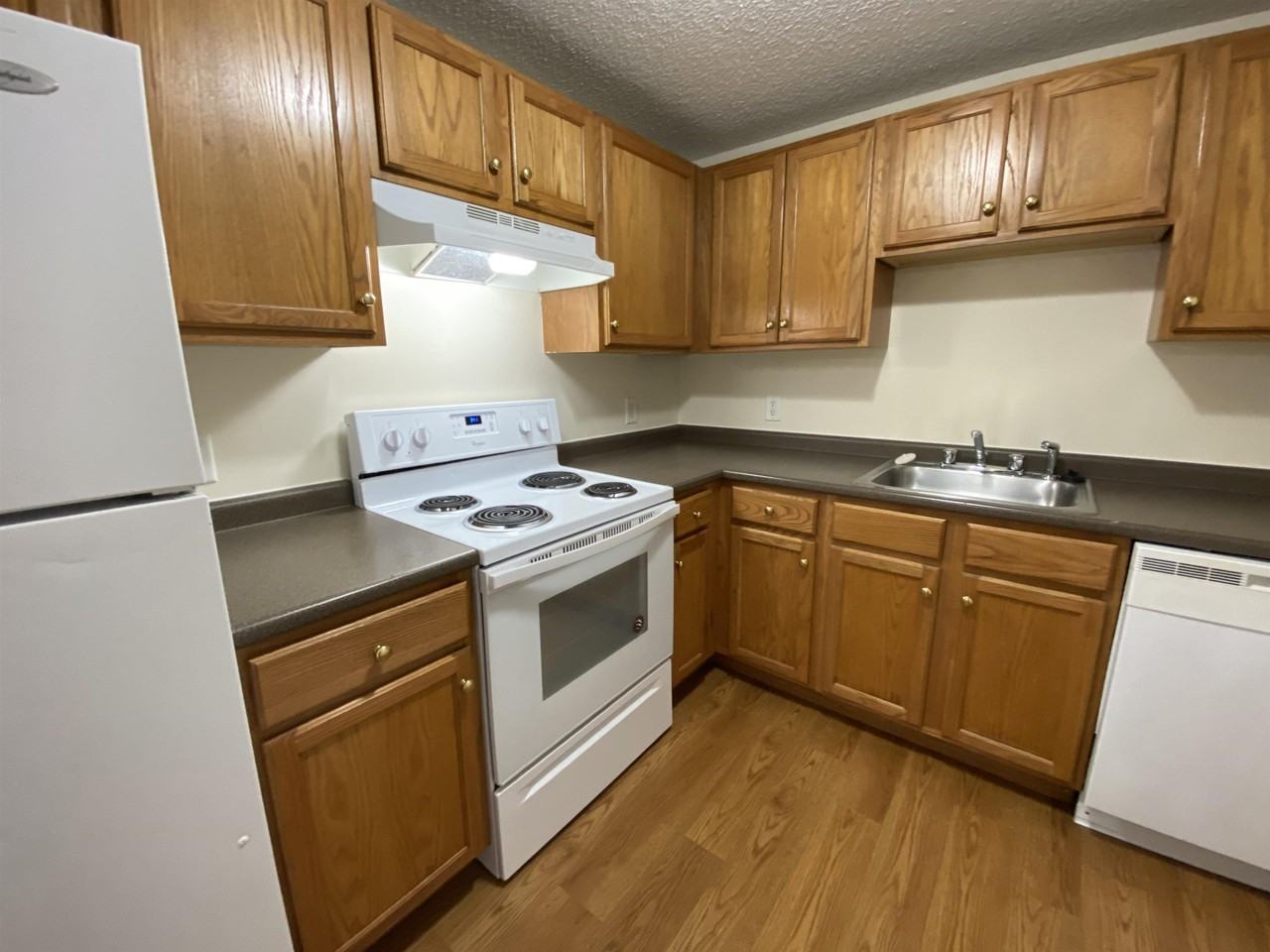 96 Powers St #200 - Photo 6 of 36