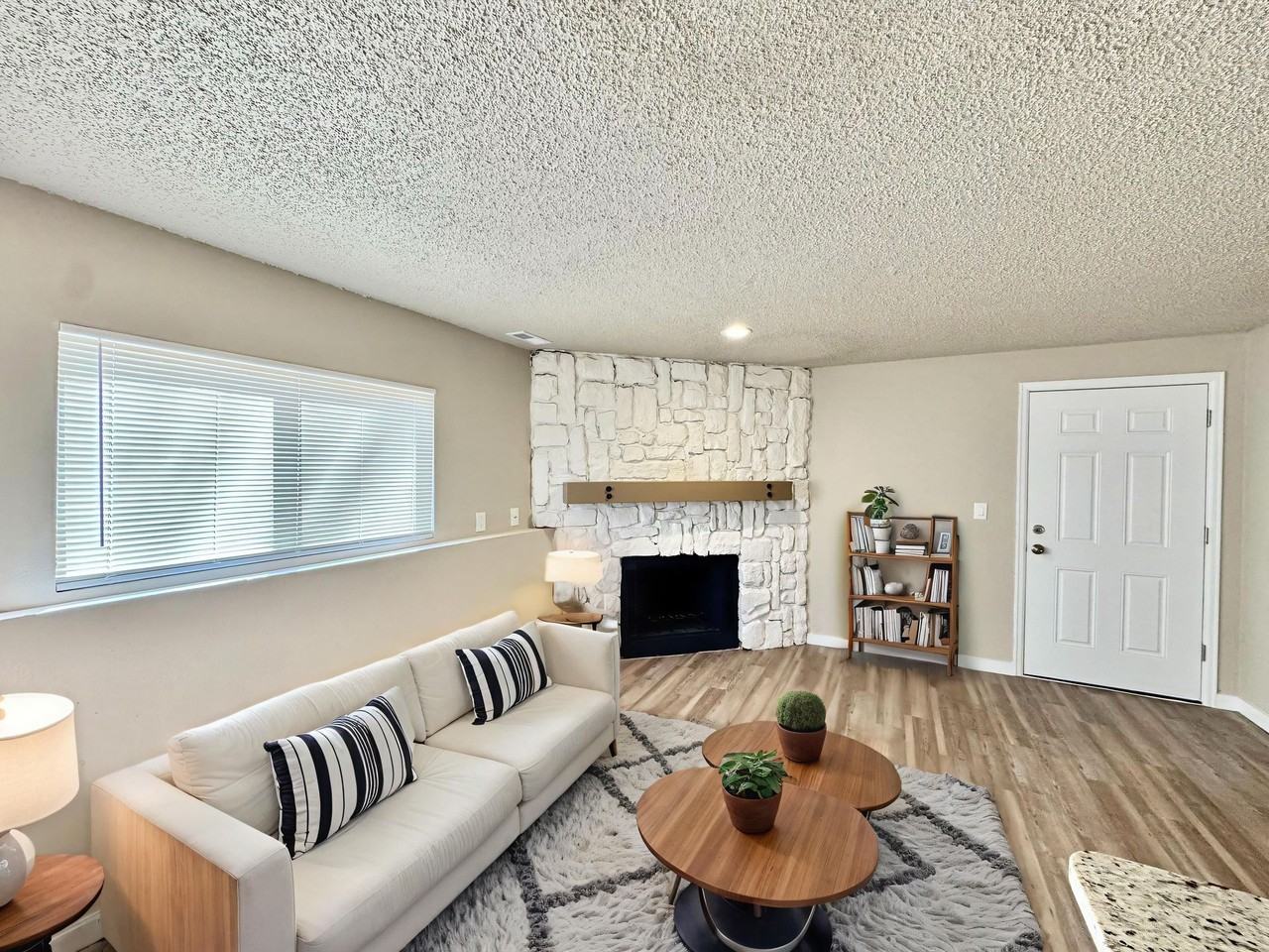 351 Gahart Dr #D - Photo 3 of 22