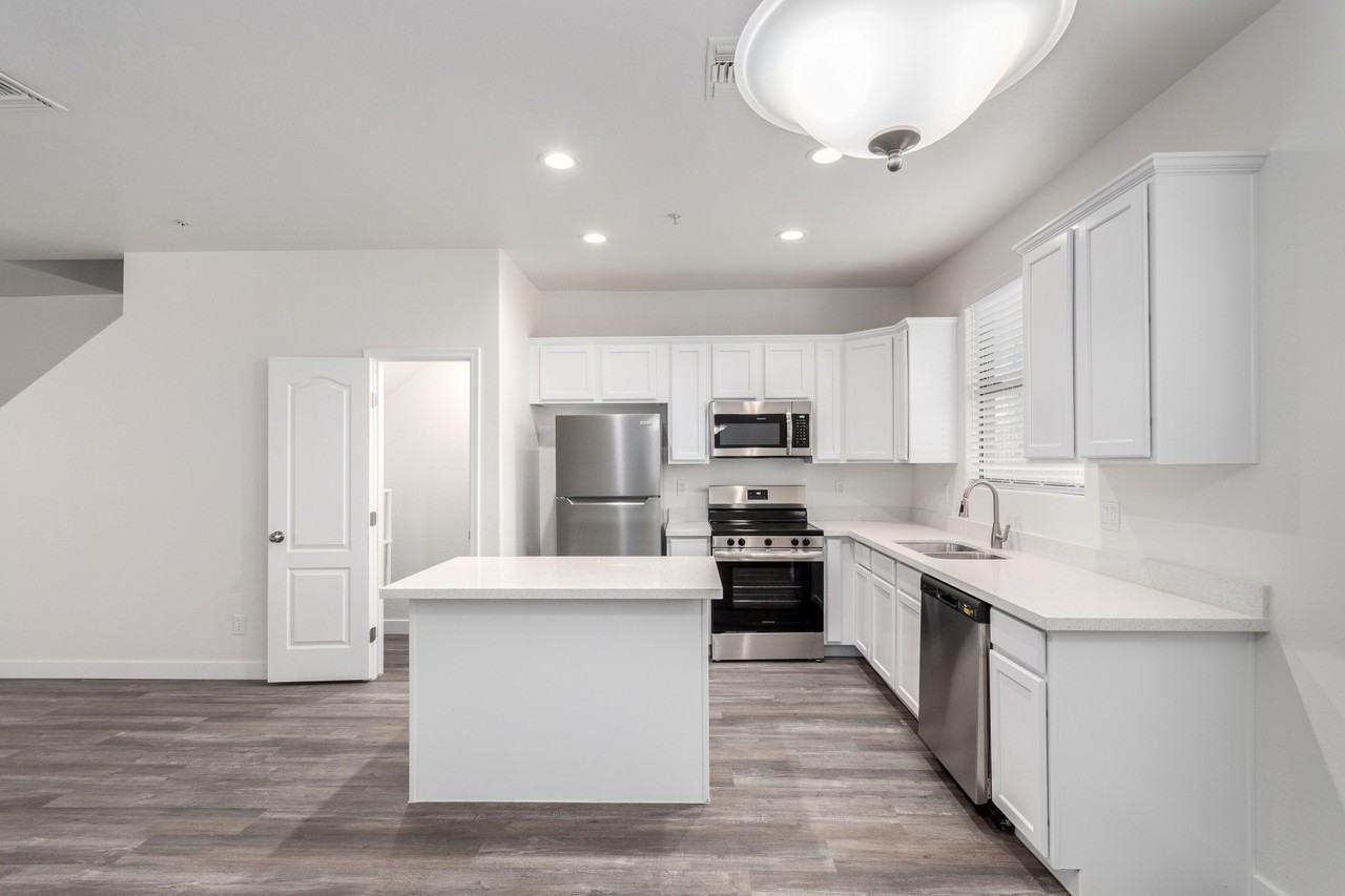 111 W Beth Dr #1 - Photo 2 of 20