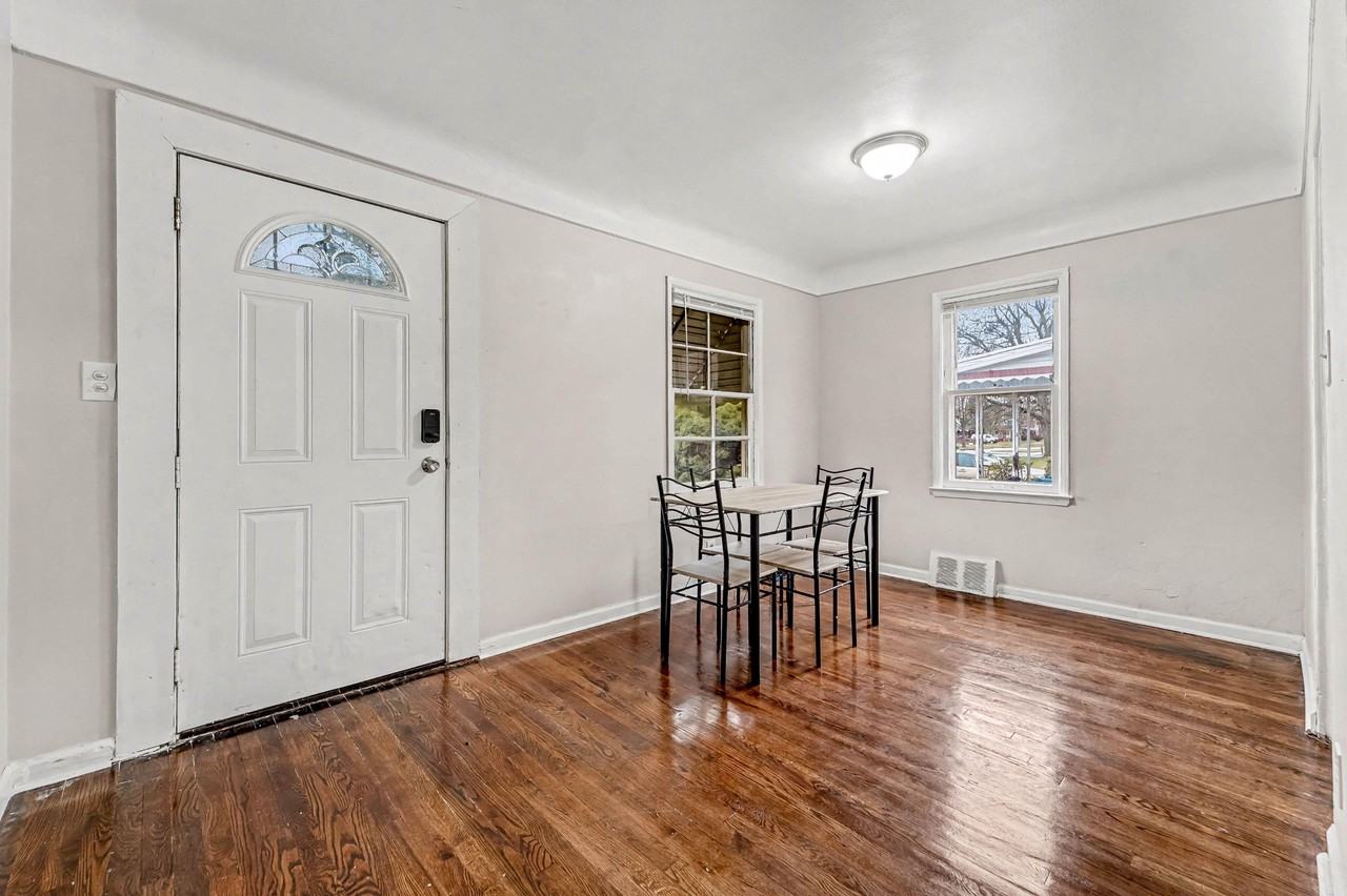 Wilshire Dr - Photo 2 of 22