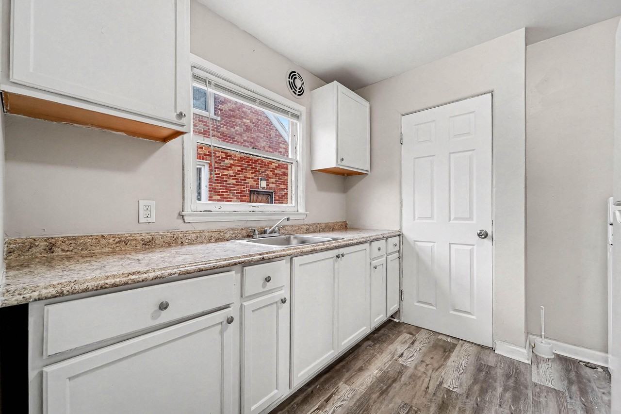 Wilshire Dr - Photo 5 of 22