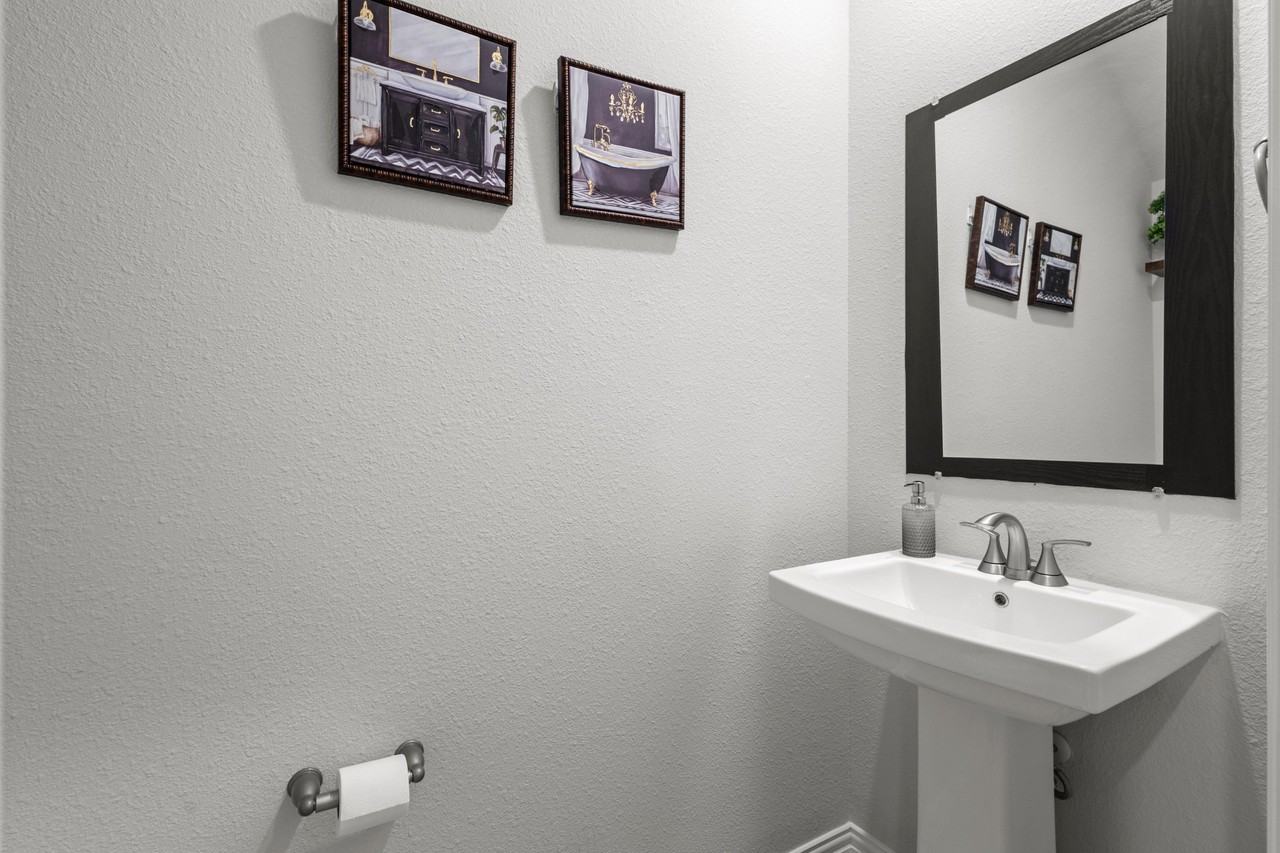 Sheboygan Ave - Photo 3 of 28