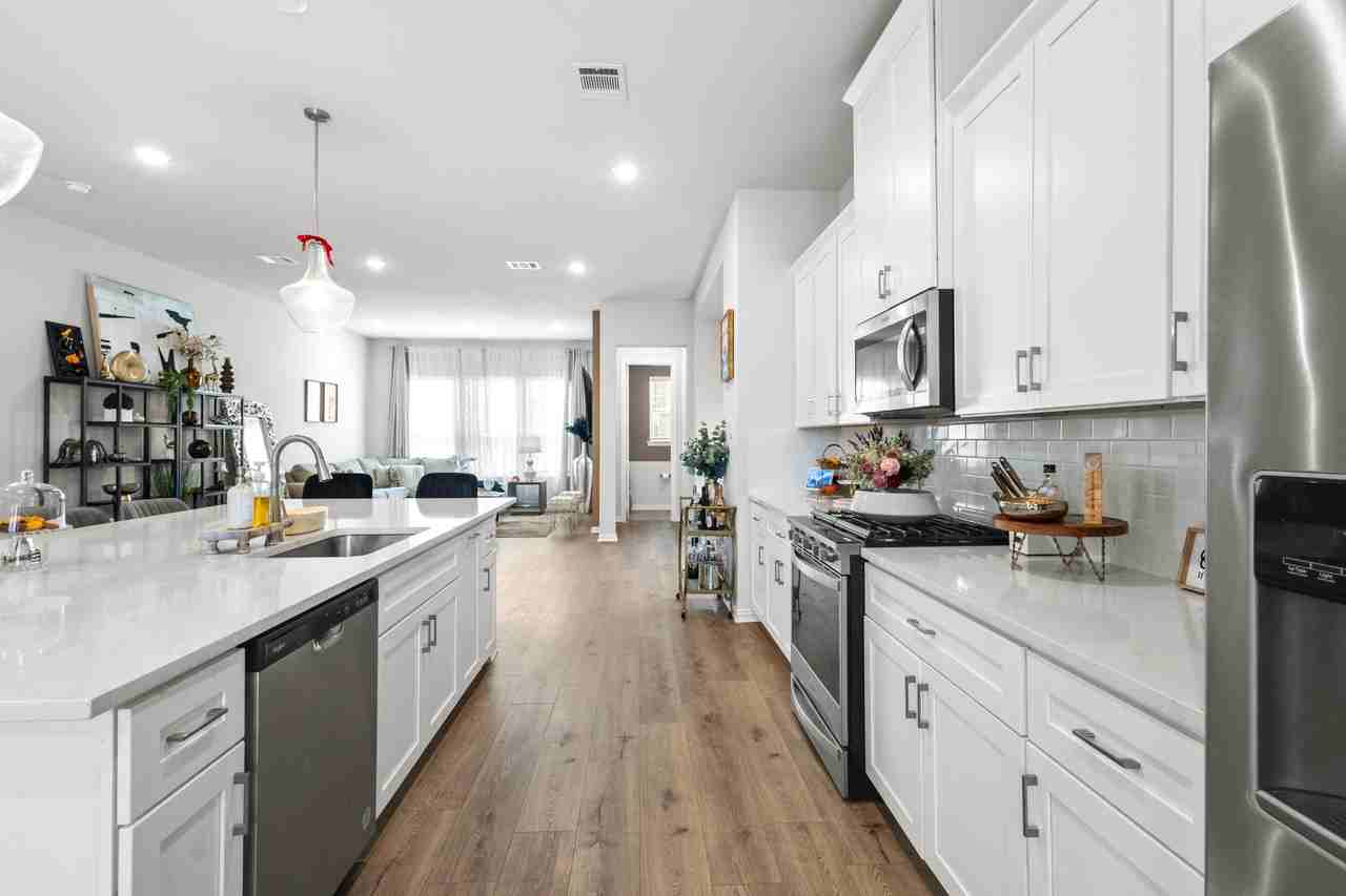 Sheboygan Ave - Photo 4 of 28