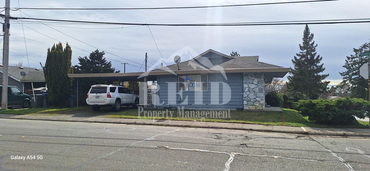 2501 Fir Ave - Photo 2 of 23