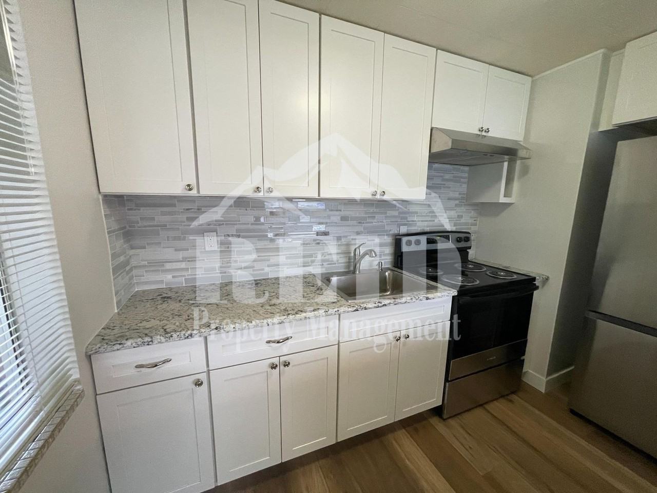 2501 Fir Ave - Photo 5 of 23