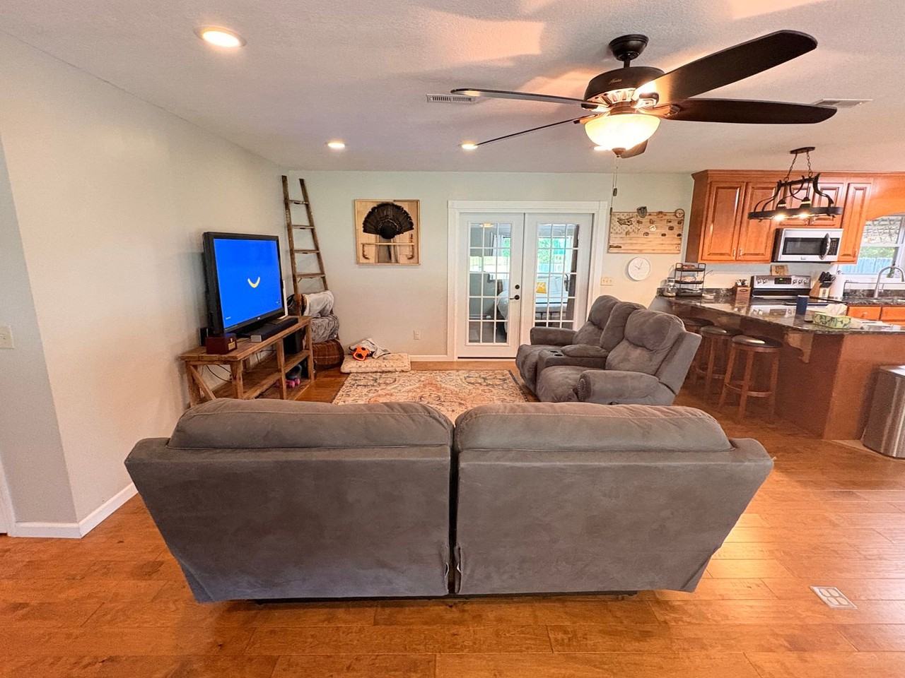 110 W Emerald Dr - Photo 3 of 13