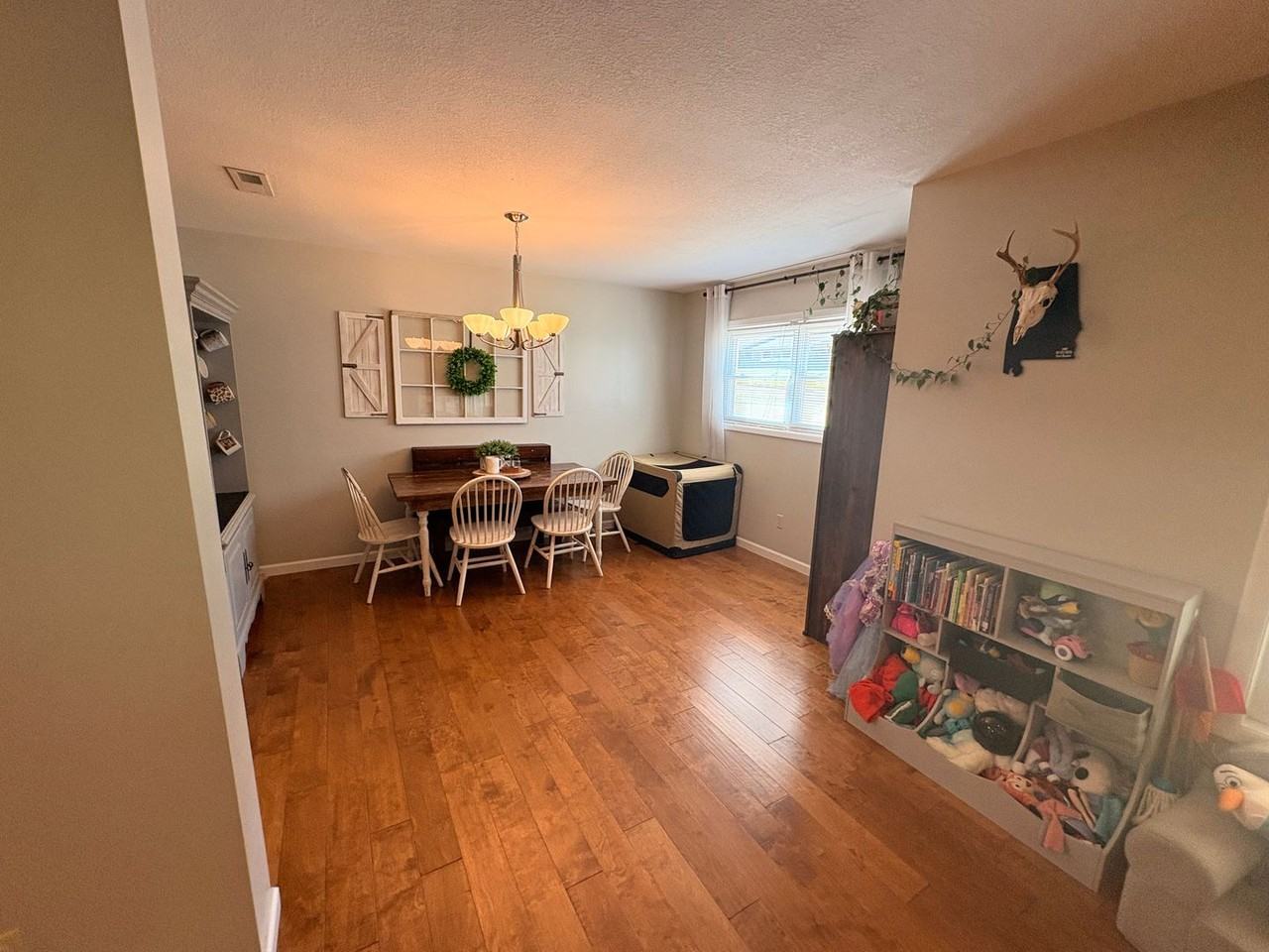 110 W Emerald Dr - Photo 5 of 13