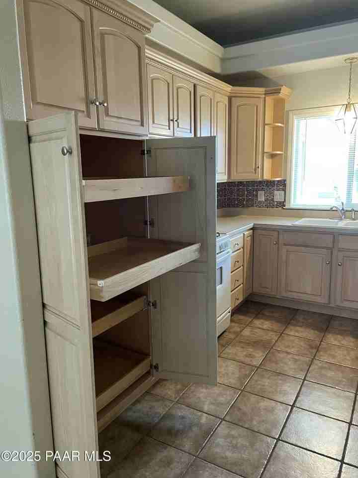 873 N Old Chisholm Trl Apt A - Photo 3 of 8