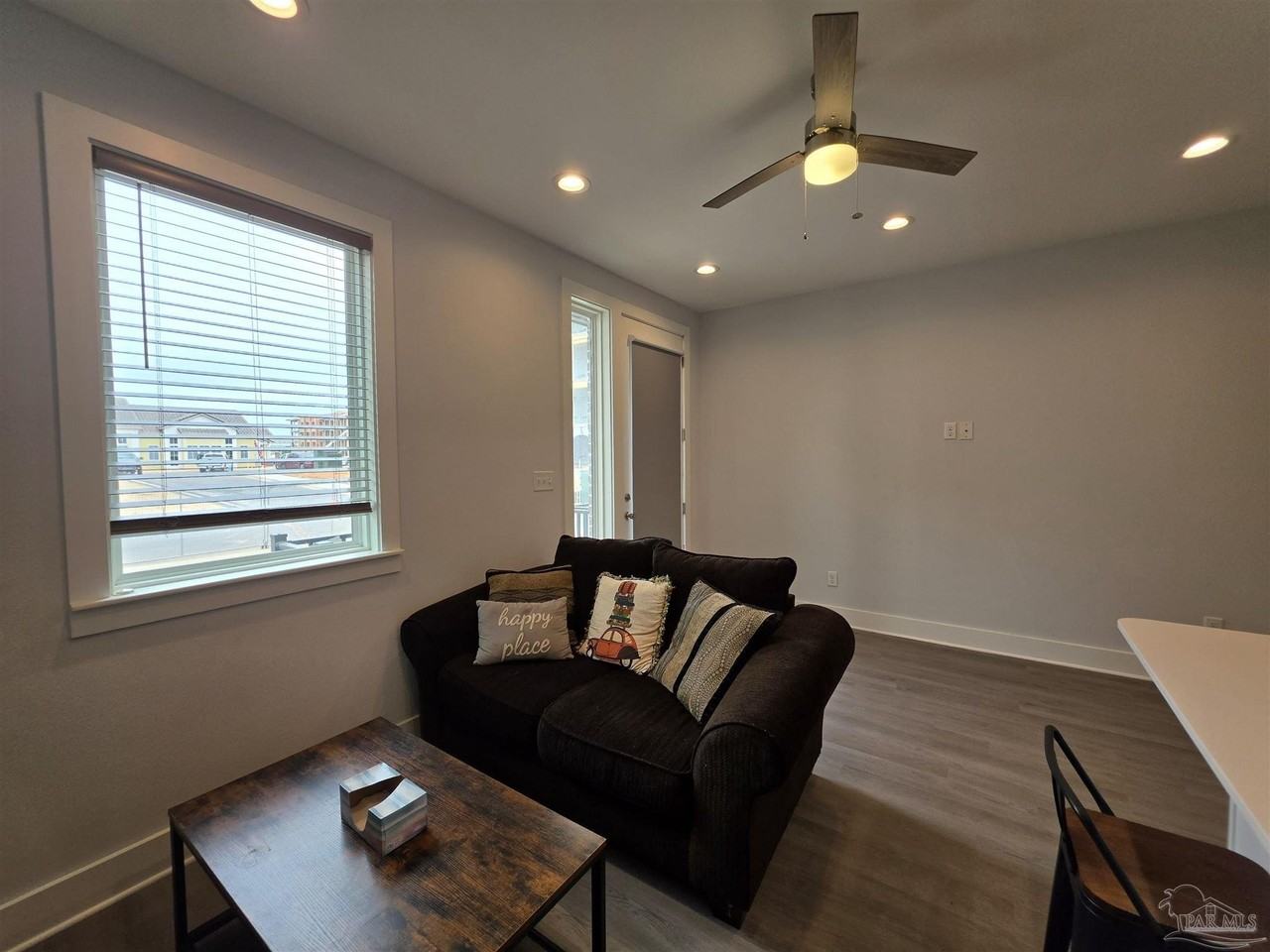 379 S Clubbs St #A - Photo 4 of 22