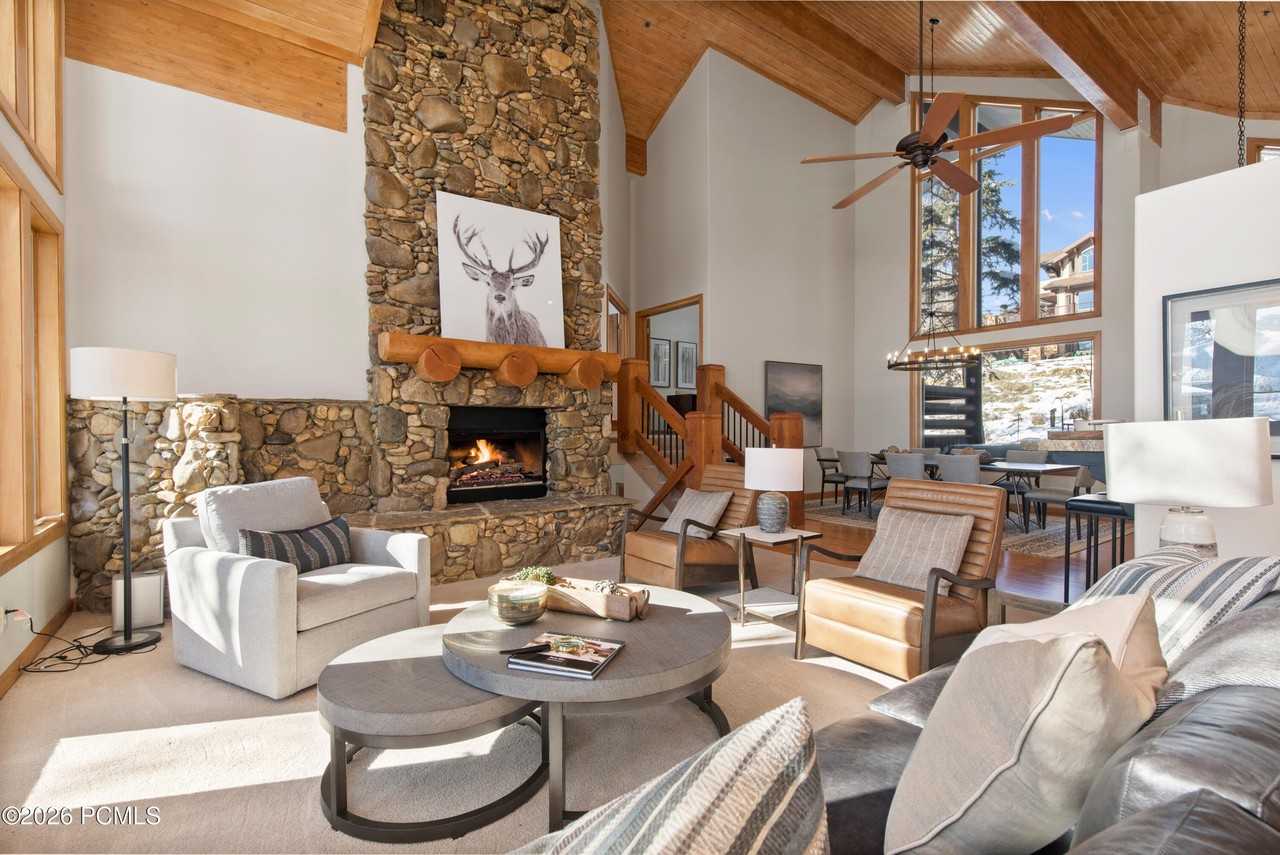 3133 Mountain Ridge Ct - Photo 4 of 33