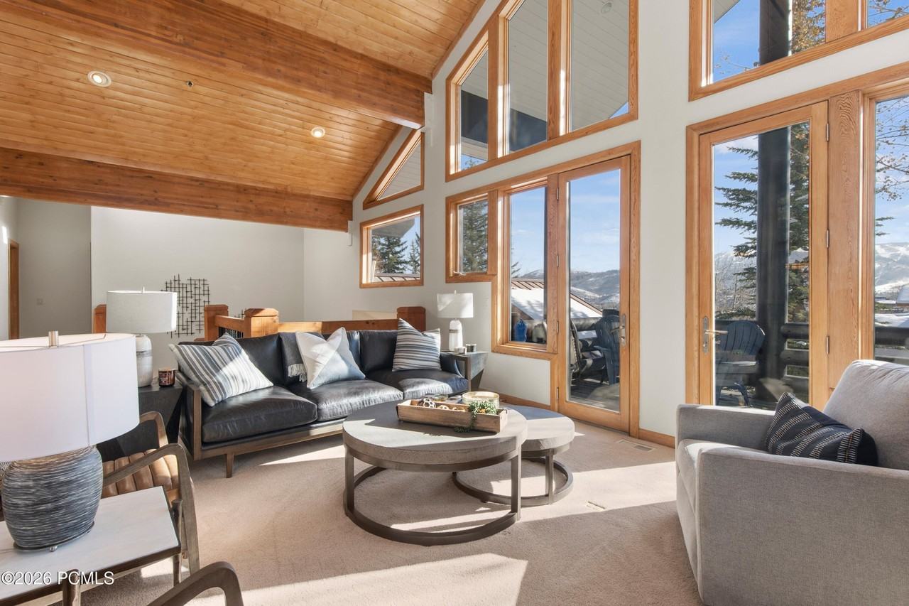 3133 Mountain Ridge Ct - Photo 6 of 33