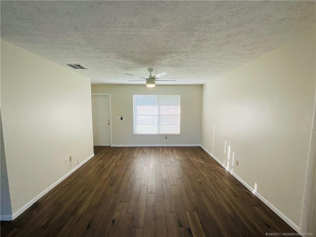 941 Sw Fenway Rd - Photo 3 of 15