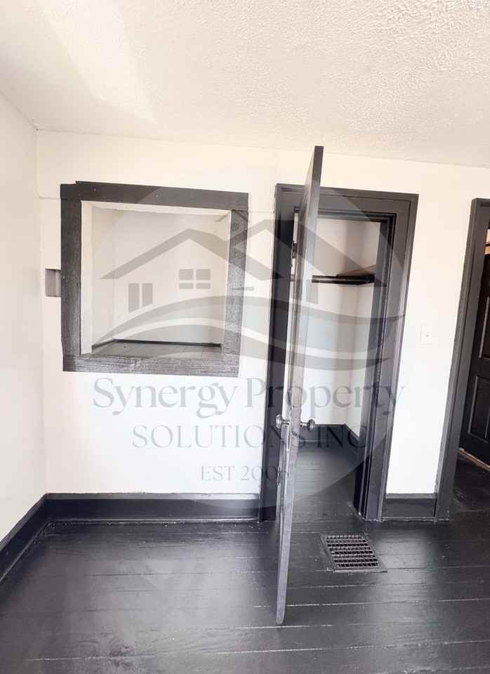 243 W 1st St - Photo 3 of 8