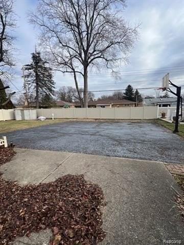 9118 Riverdale - Photo 3 of 35