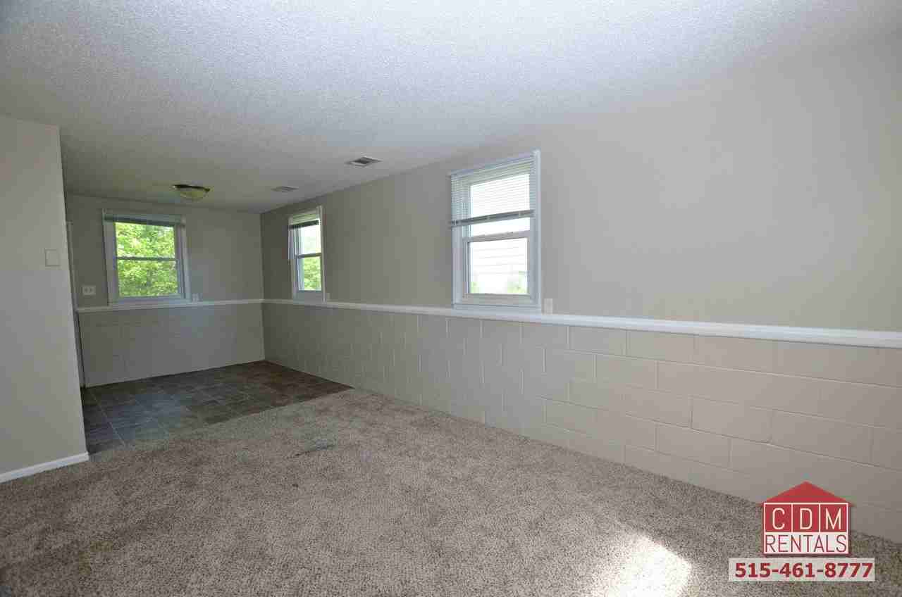 3306 E 36th Ct - Photo 2 of 9