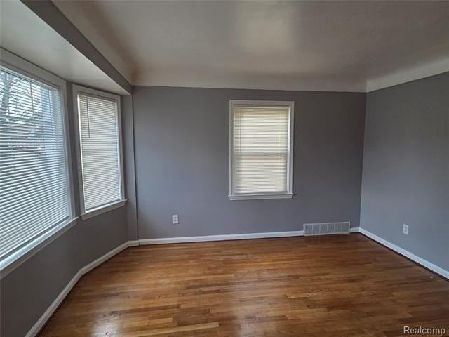 1536 Hollywood St - Photo 7 of 24