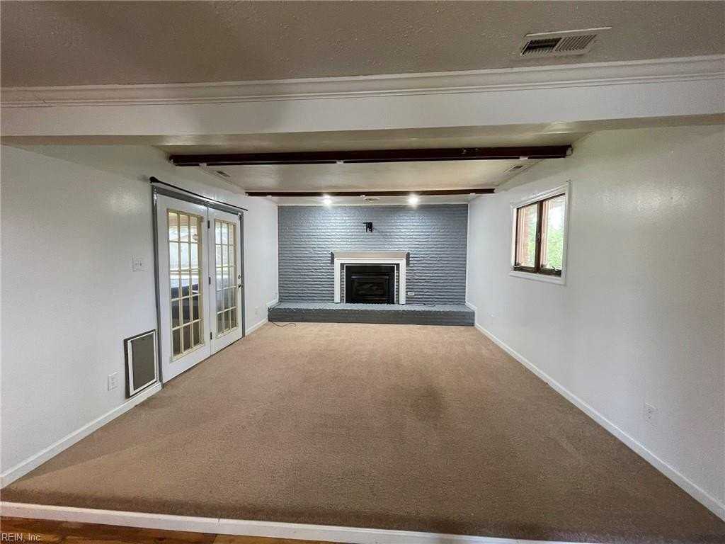 1341 Devonshire Ct - Photo 3 of 23