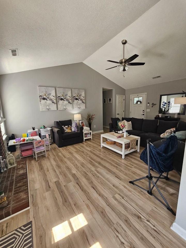 248 Shellbank Dr - Photo 3 of 10