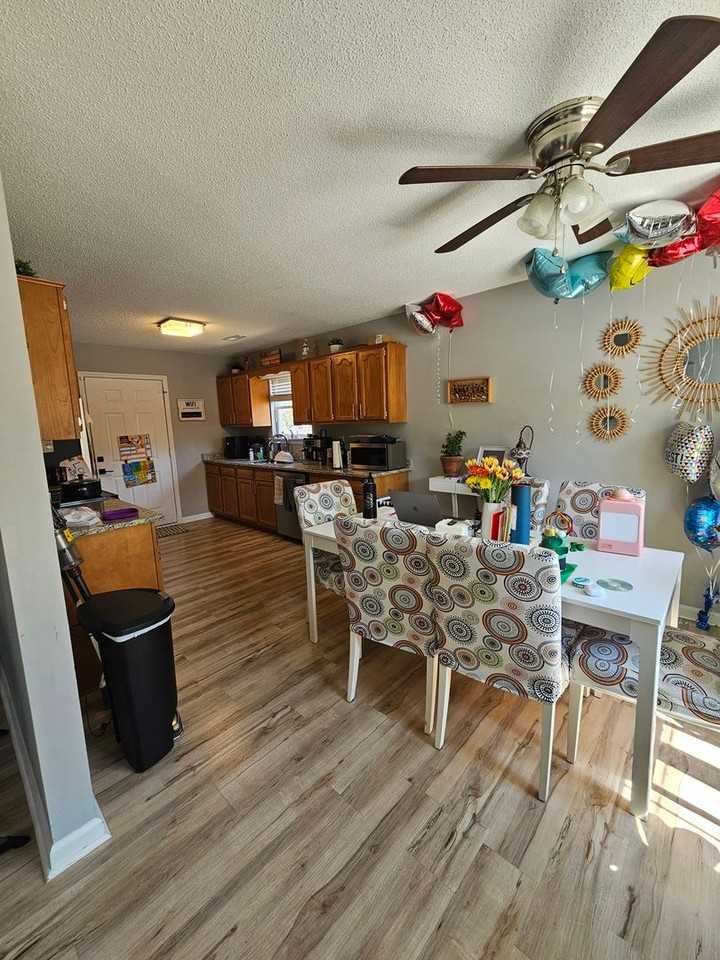 248 Shellbank Dr - Photo 4 of 10