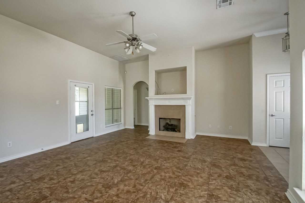 26267 Avoyelles Ave - Photo 4 of 12