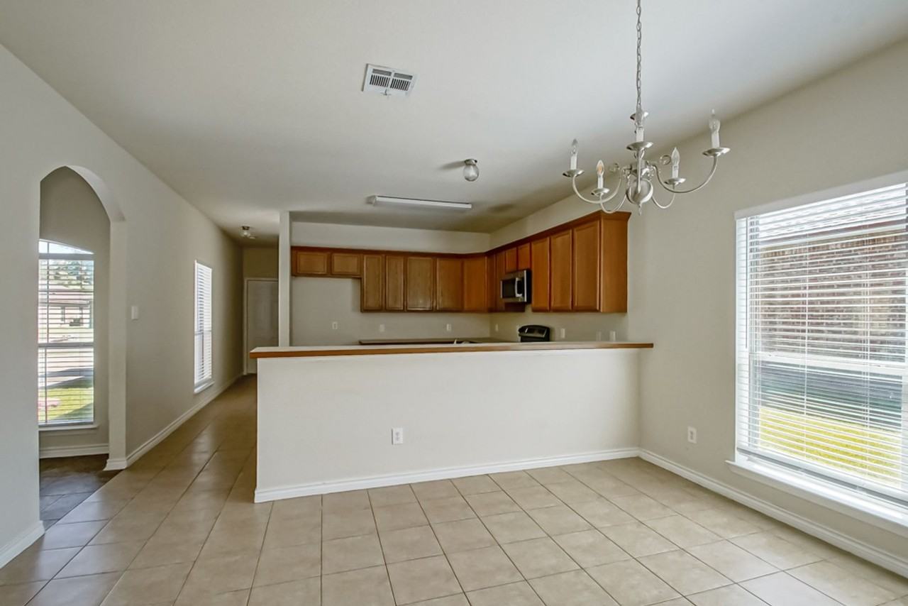 26267 Avoyelles Ave - Photo 5 of 12