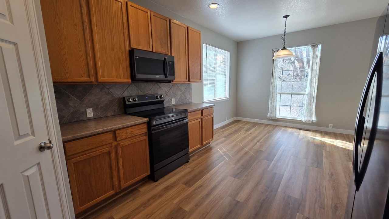 12235 Adams St - Photo 7 of 25