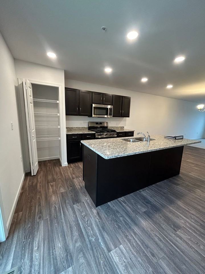 12 Meredith Way - Photo 6 of 21