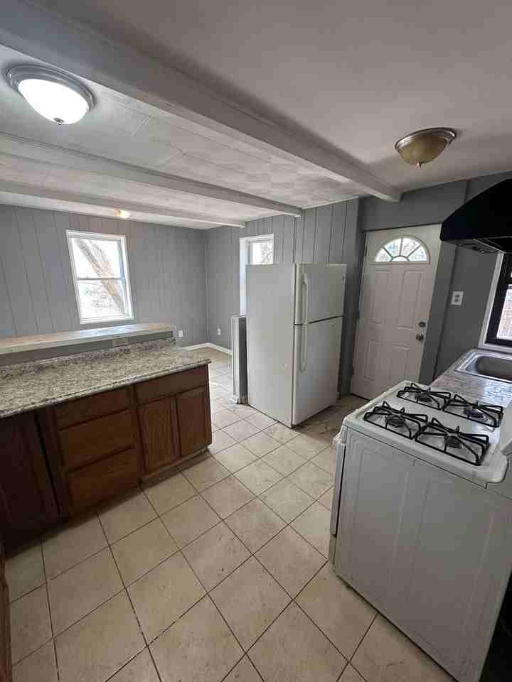 1116 Pine Ln - Photo 6 of 12