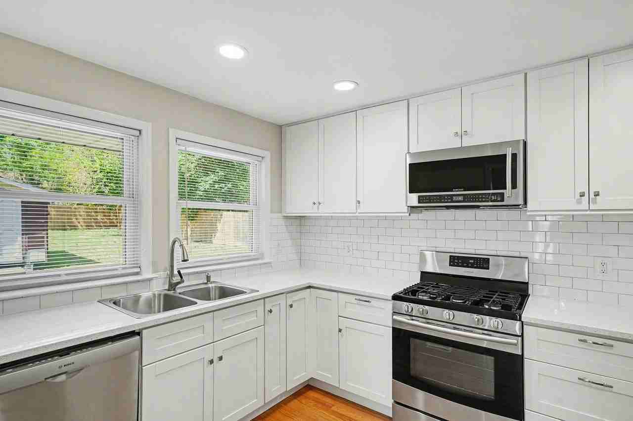 2748 Layden St - Photo 4 of 16