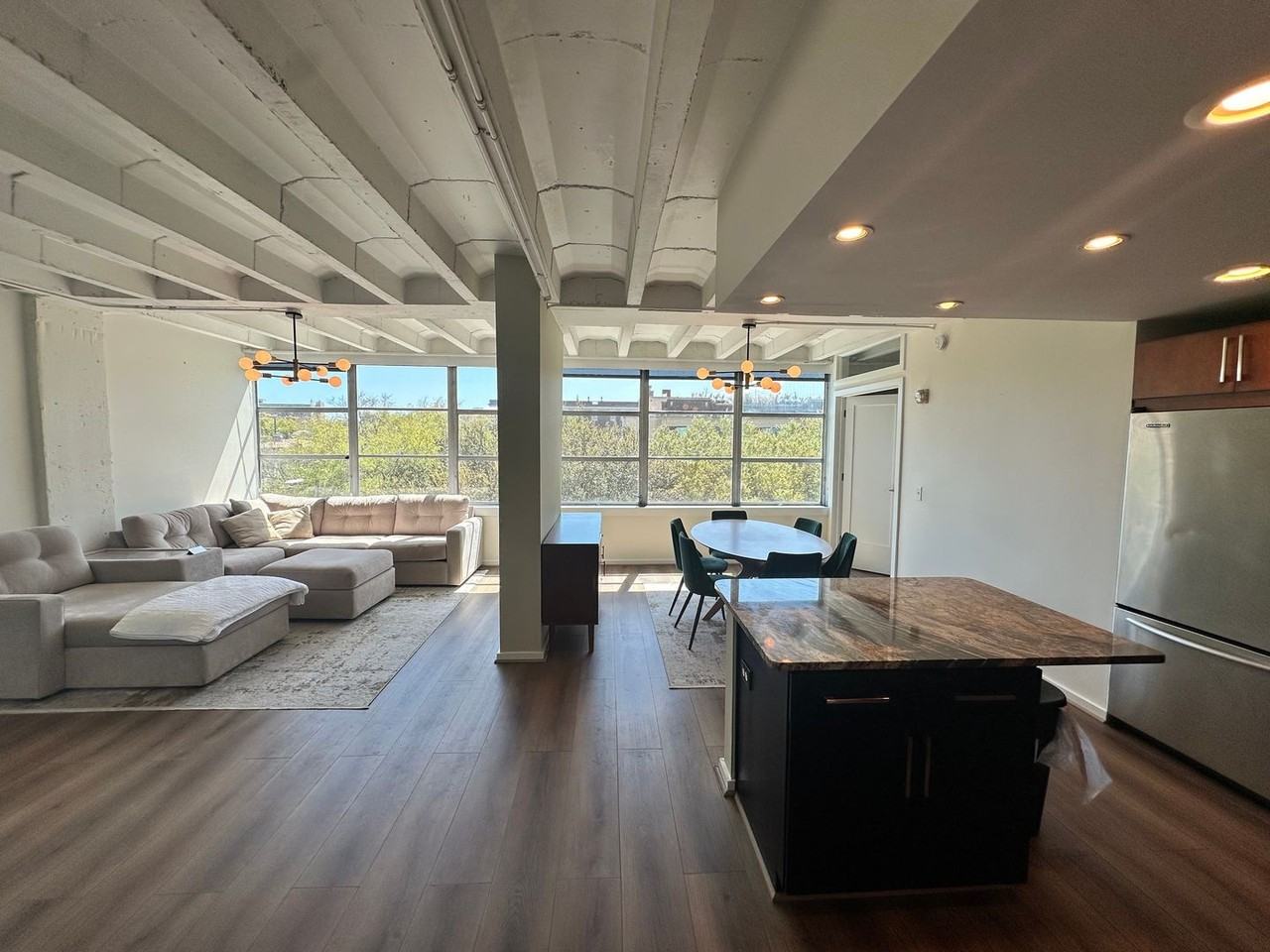 102 E Liberty St - Photo 2 of 17