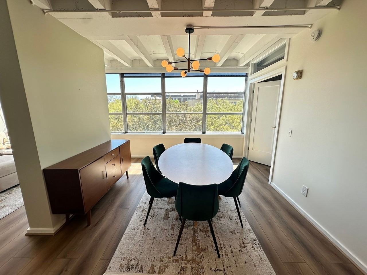 102 E Liberty St - Photo 5 of 17