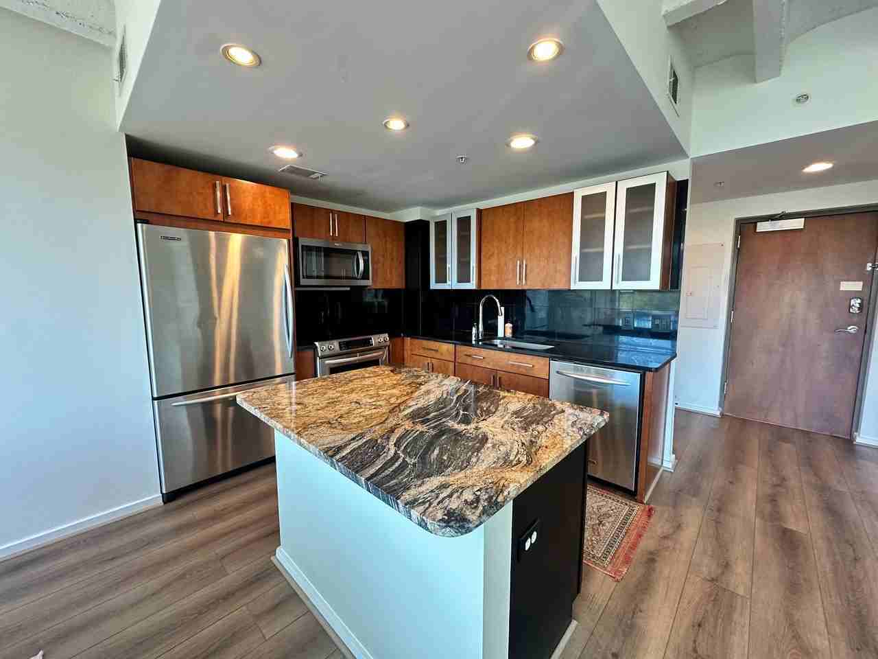 102 E Liberty St - Photo 6 of 17