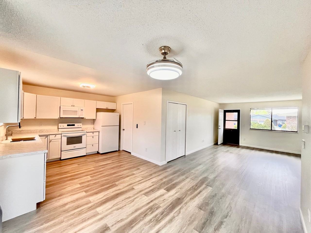 2217 Bismarck Ct - Photo 6 of 24