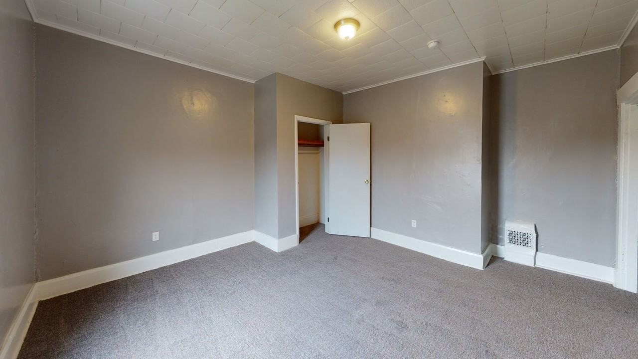 33 Westminster Avenue - Photo 7 of 20