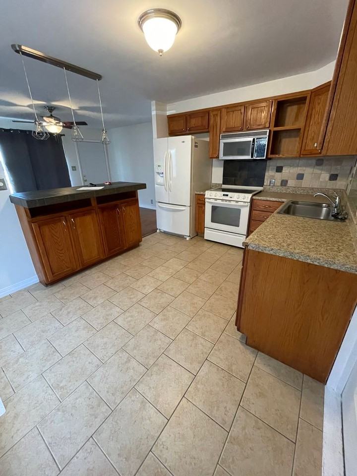 2415 Gano St - Photo 2 of 7