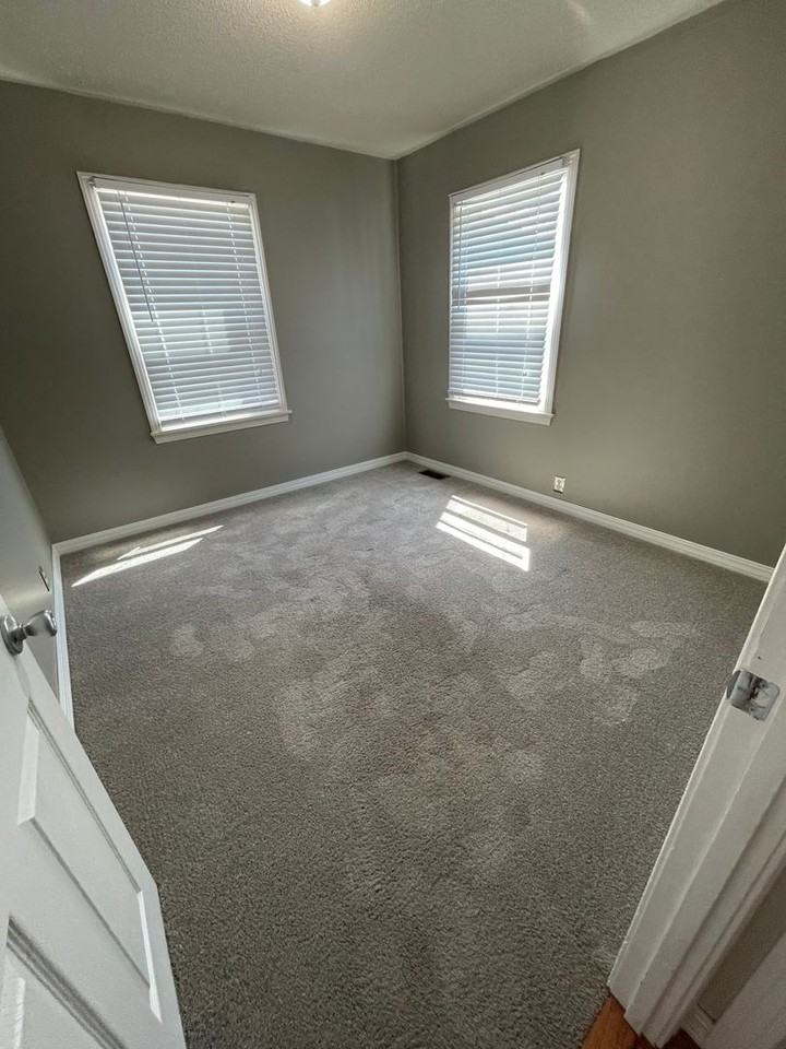 2415 Gano St - Photo 5 of 7