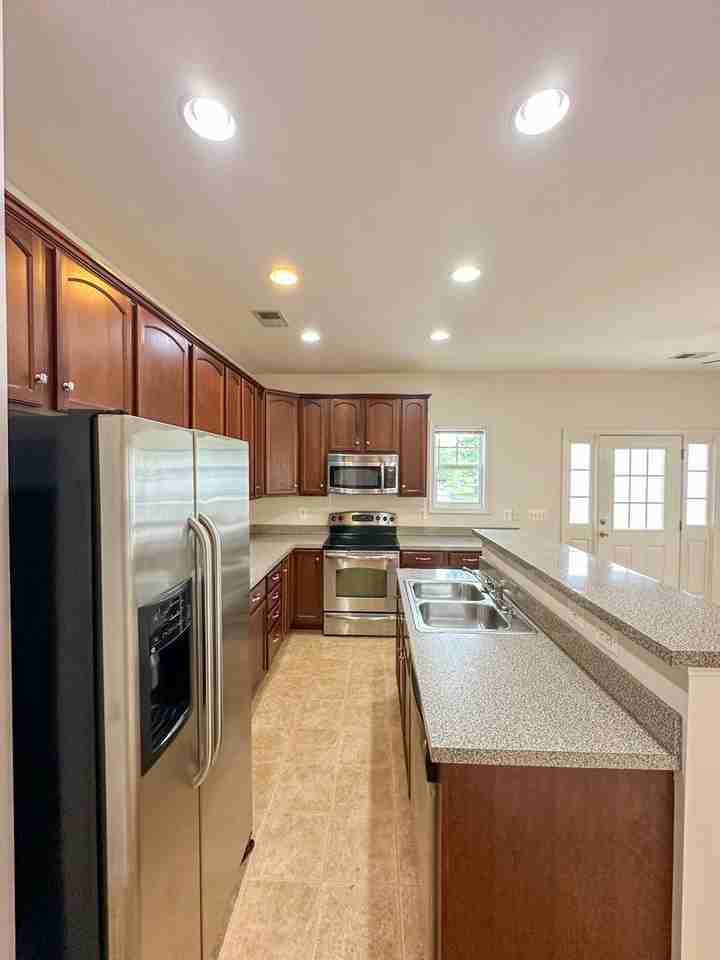 182 Villa Cir - Photo 3 of 14