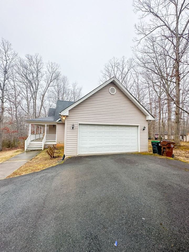 5 Rowell Rd - Photo 3 of 20