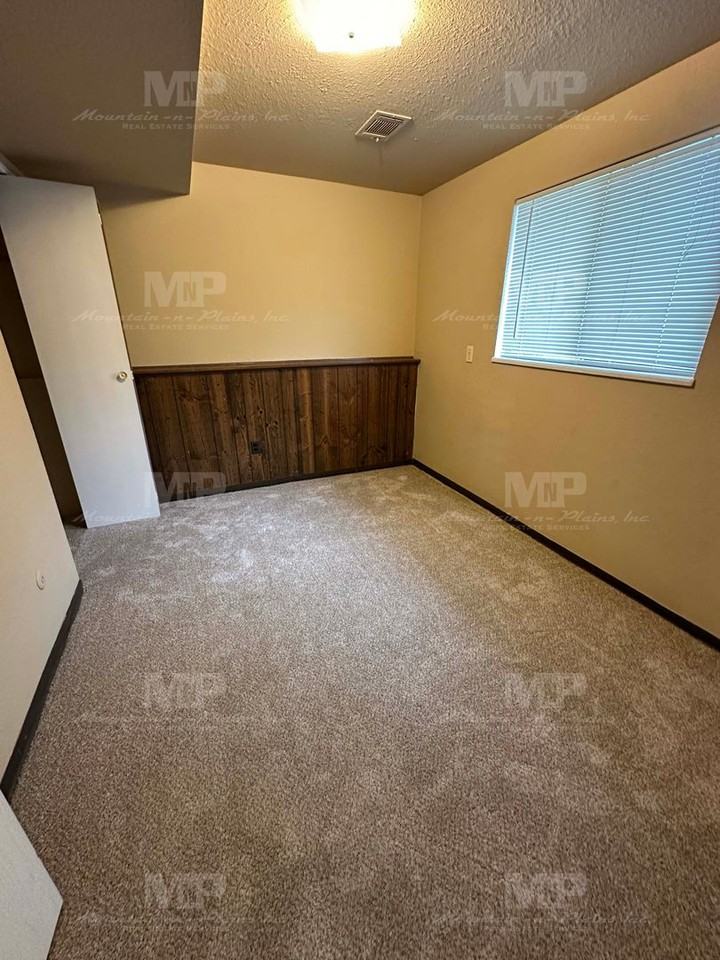 3412 Worwick Dr - Photo 7 of 19