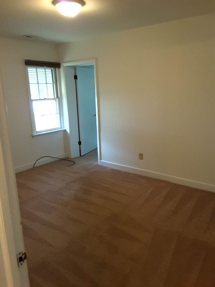 211 Hubbard Ln - Photo 5 of 8