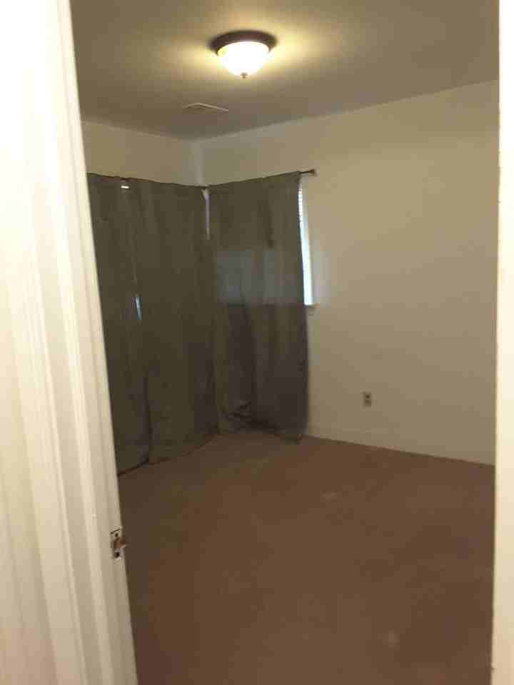 211 Hubbard Ln - Photo 7 of 8